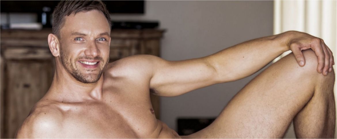 Face à l’horreur que subit son pays, la porn star gay ukrainienne Andrey Vic a perdu le sourire…