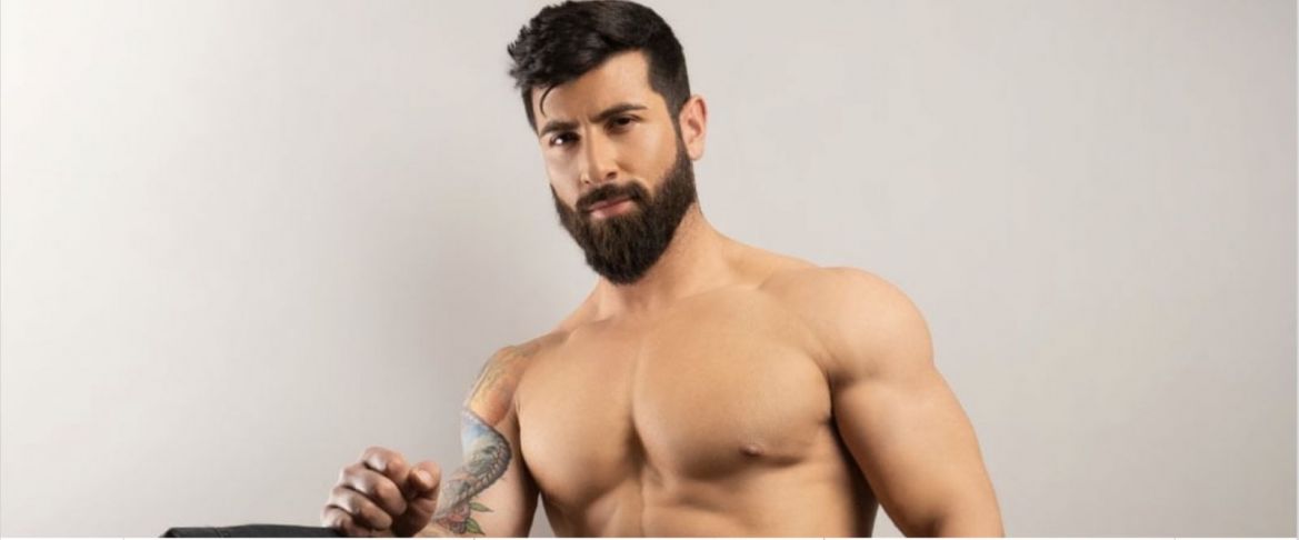 Portfolio : Cesar Lugo, top model barbu et couillu de la marque ErgoWear !!!