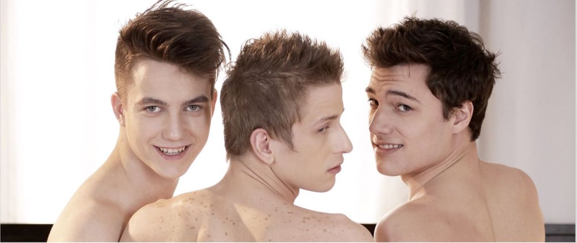 La vidéo du jour sur PinkX : "Deux jeunes loups et un beau passif"