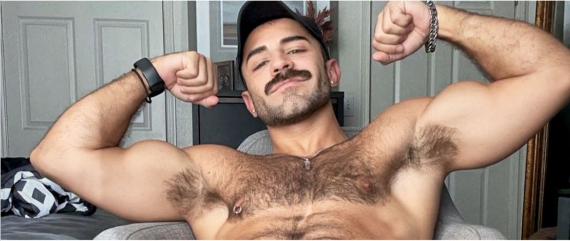 Le sexy et souriant newcomer Diego Vox nous fait une confidence troublante…