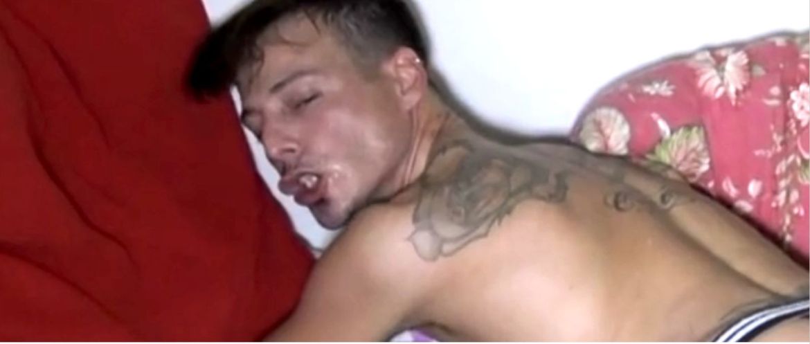 la vidéo du jour sur PinkX : "Un gars très excité"