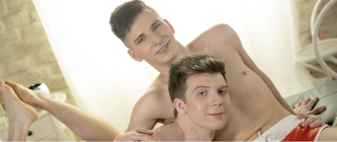 La vidéo du jour sur PinkX : "Deux gars bien montés se tripotent"