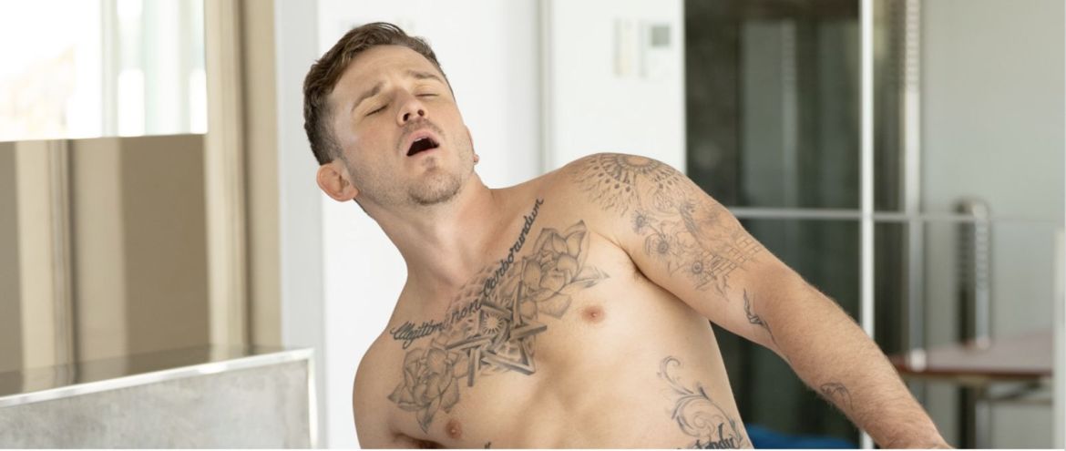 La nouveauté de la soirée sur PinkX : "Spain in the A**, scène 3", avec Andrew Delta dans tous ses états !!!