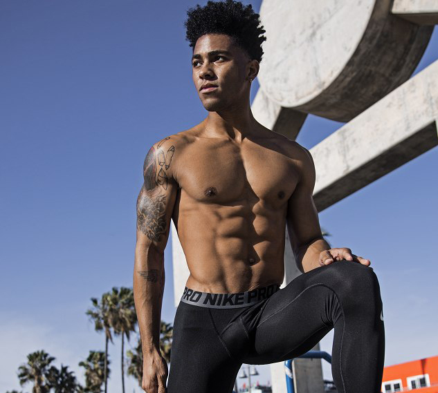 Top des photos de Lance Carter qui vous feront rêver d'abdos